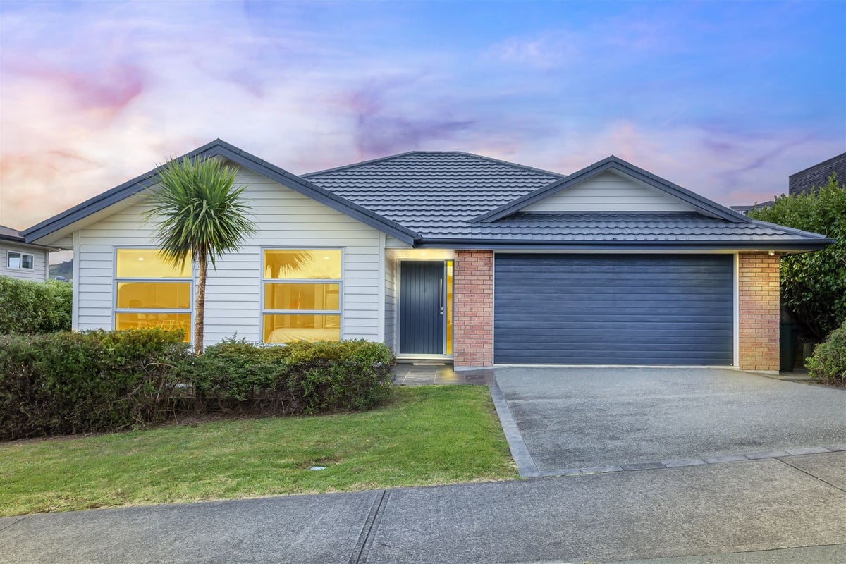 27 John Burke Drive, Aotea, Porirua - Carousel 1