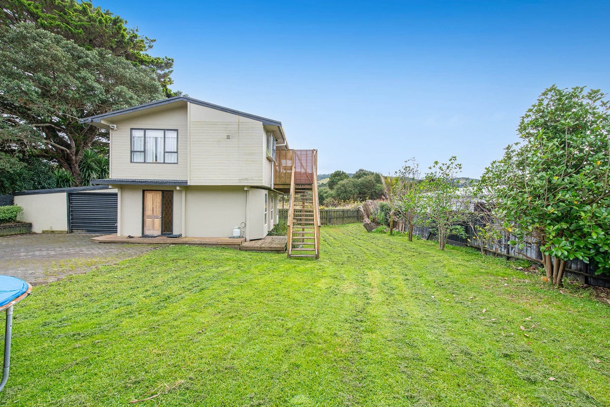 11B Otanerua Road, Hatfields Beach, Orewa - Carousel 2