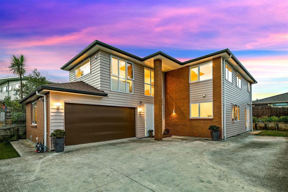 3 Younger Lane, Massey, Auckland - Carousel 1