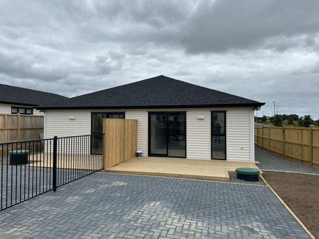4 Rorotu Avenue, Karaka, Papakura - Carousel 8