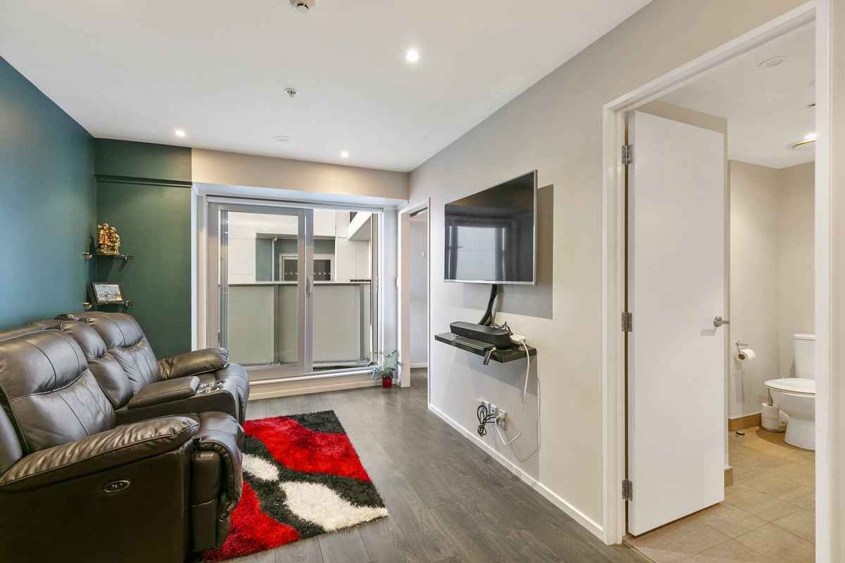 407/74 Taranaki Street, Te Aro, Wellington - Carousel 1