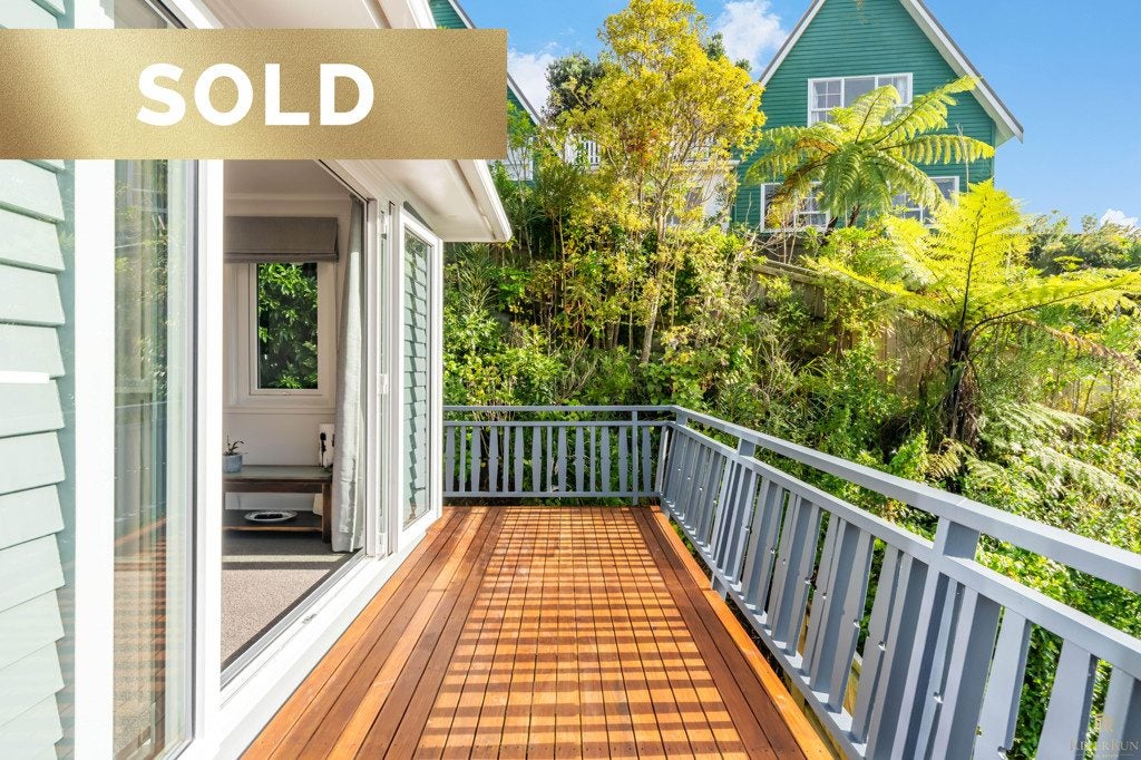 16 Wilfred Street, Tawa, Wellington - Carousel 1