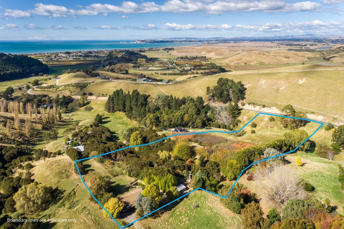 136 Seafield Road, Eskdale, Napier - Carousel 1