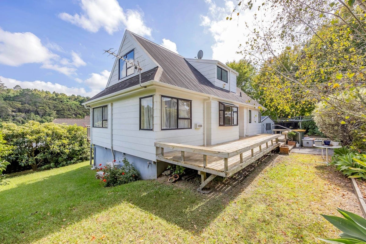 2 Glendawn Place, Bayview, Auckland - Carousel 2