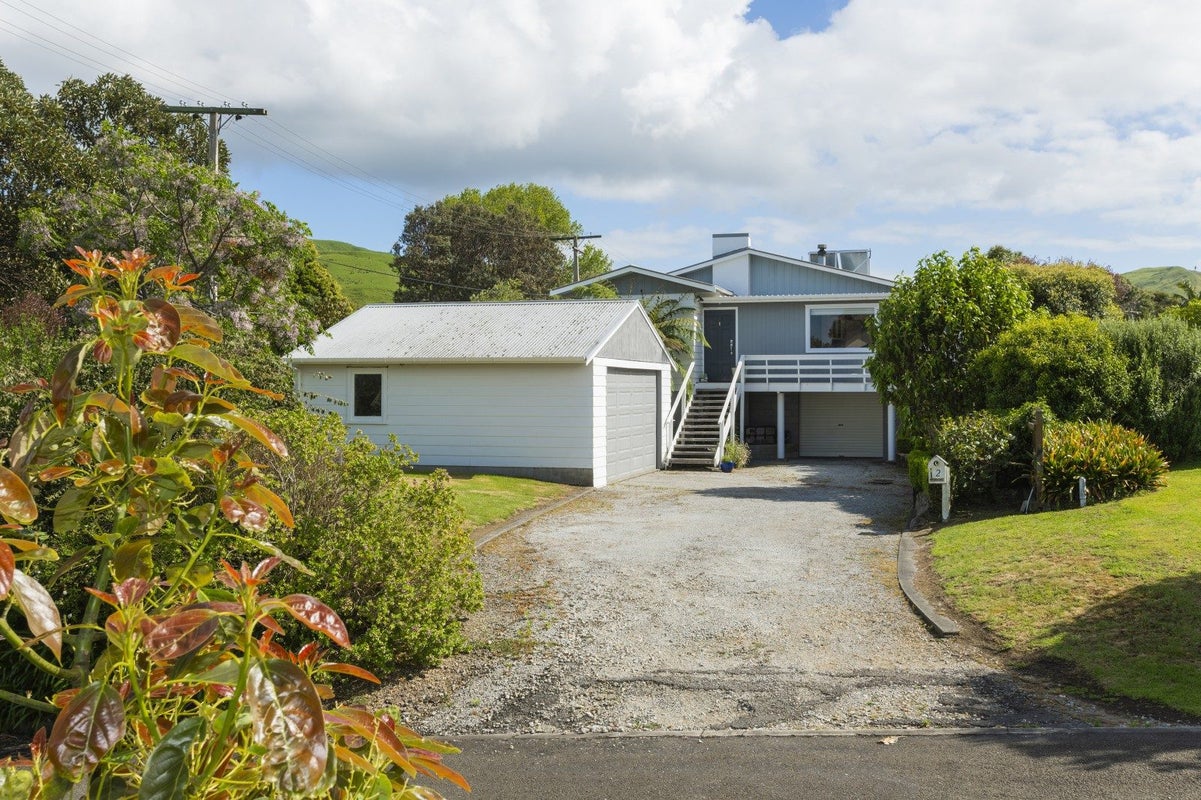 2 Douglas Street, Okitu, Gisborne - Carousel 32