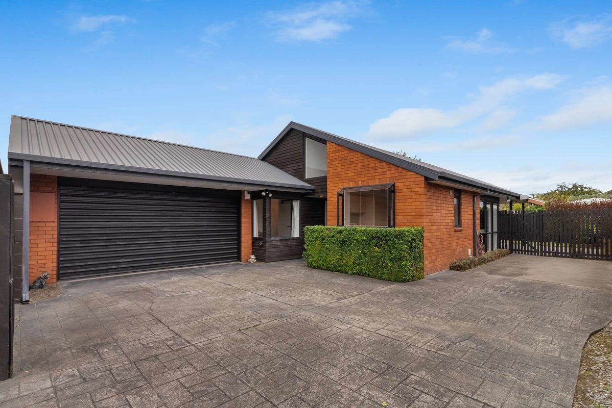 2/14 Jocelyn Street, Casebrook, Christchurch - Carousel 1
