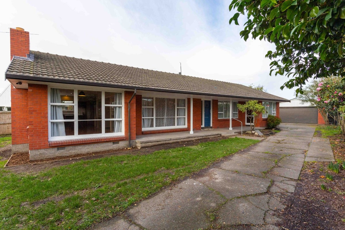 17 Brookby Crescent, Avonhead, Christchurch - Carousel 1