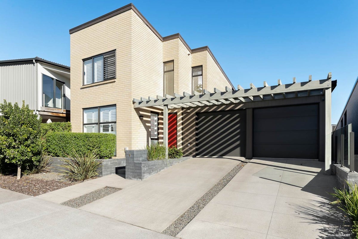 9 Hastings Street, Hobsonville, Auckland - Carousel 1