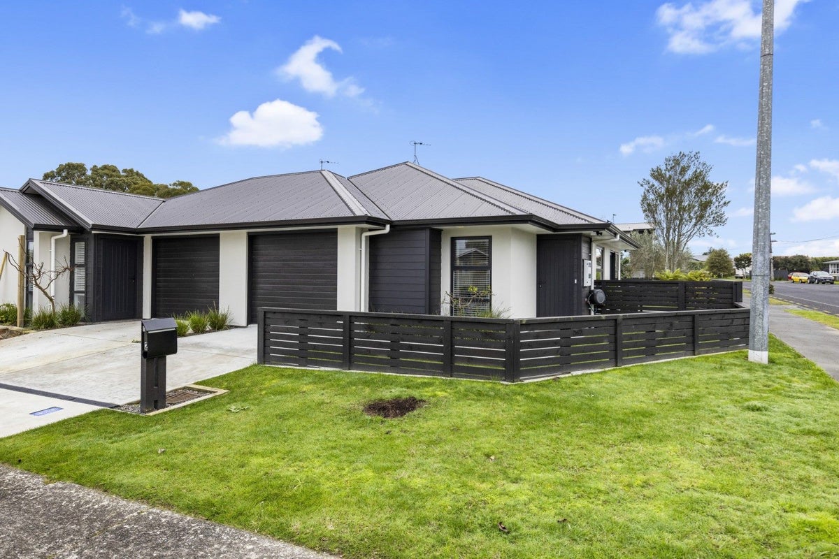 1/2 Opal Place, Chartwell, Hamilton - Carousel 1