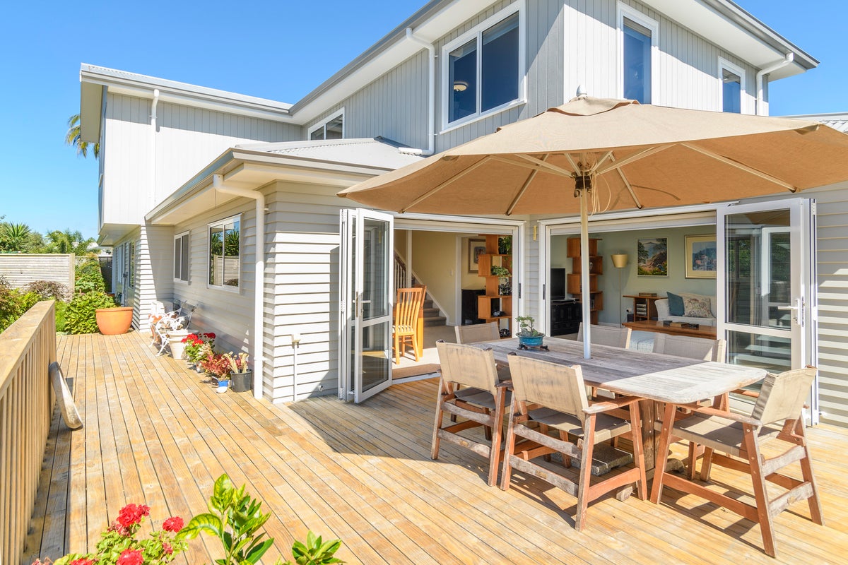 9 Glencarron Place, Bethlehem, Tauranga - Carousel 2