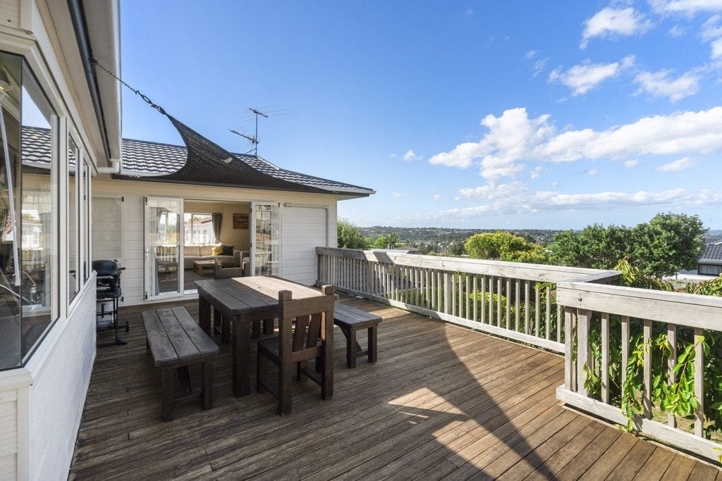 18 Clearview Heights, Ranui, Auckland - Carousel 1