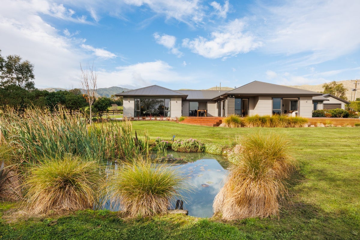 73/67 Albert Road, Tokomaru, Palmerston North - Carousel 1