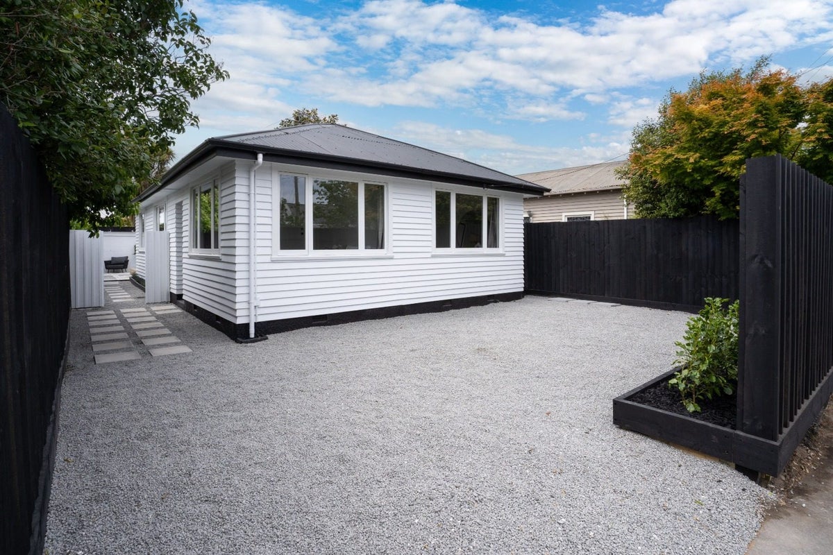 18 Dover Street, St Albans, Christchurch - Carousel 15