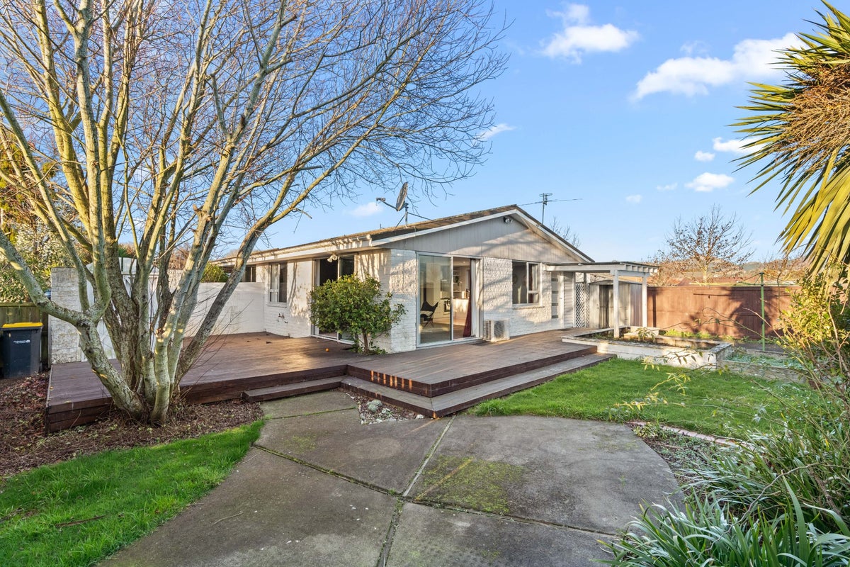 2/275 Hendersons Road, Hoon Hay, Christchurch - Carousel 2
