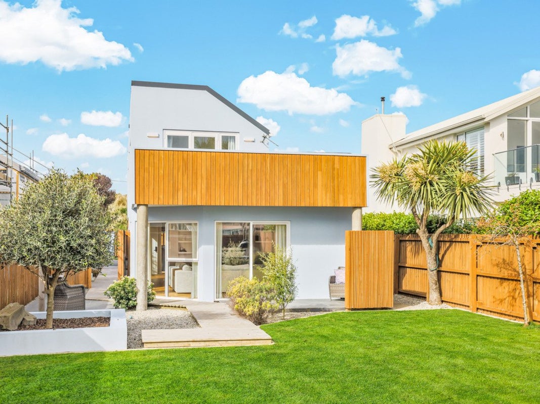 10 Marine Parade, North New Brighton, Christchurch - Carousel 1