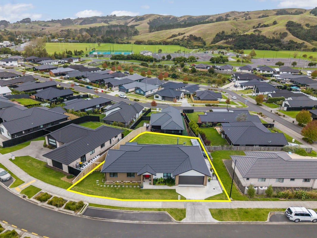 17 Awa Avenue, Helensville, Helensville - Carousel 41