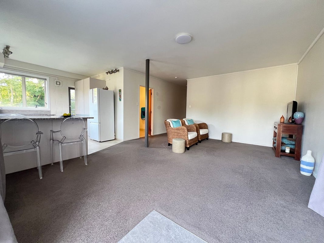 202A Beach Road, Campbells Bay, Auckland - Carousel 2