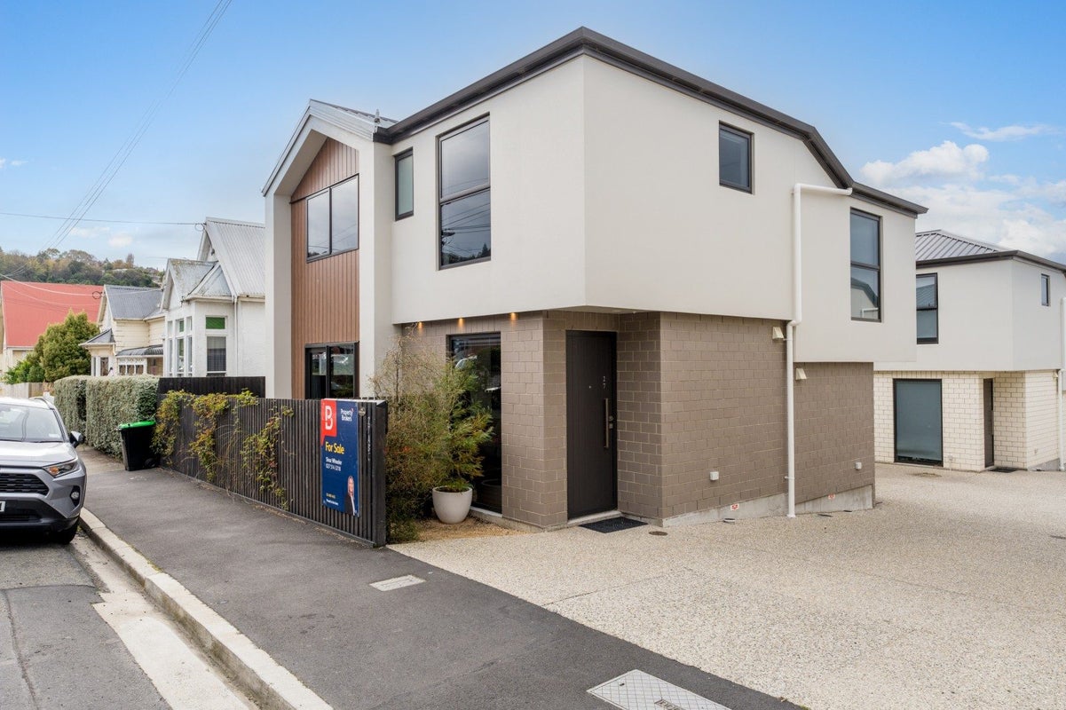 27 Playfair Street, Caversham, Dunedin - Carousel 1