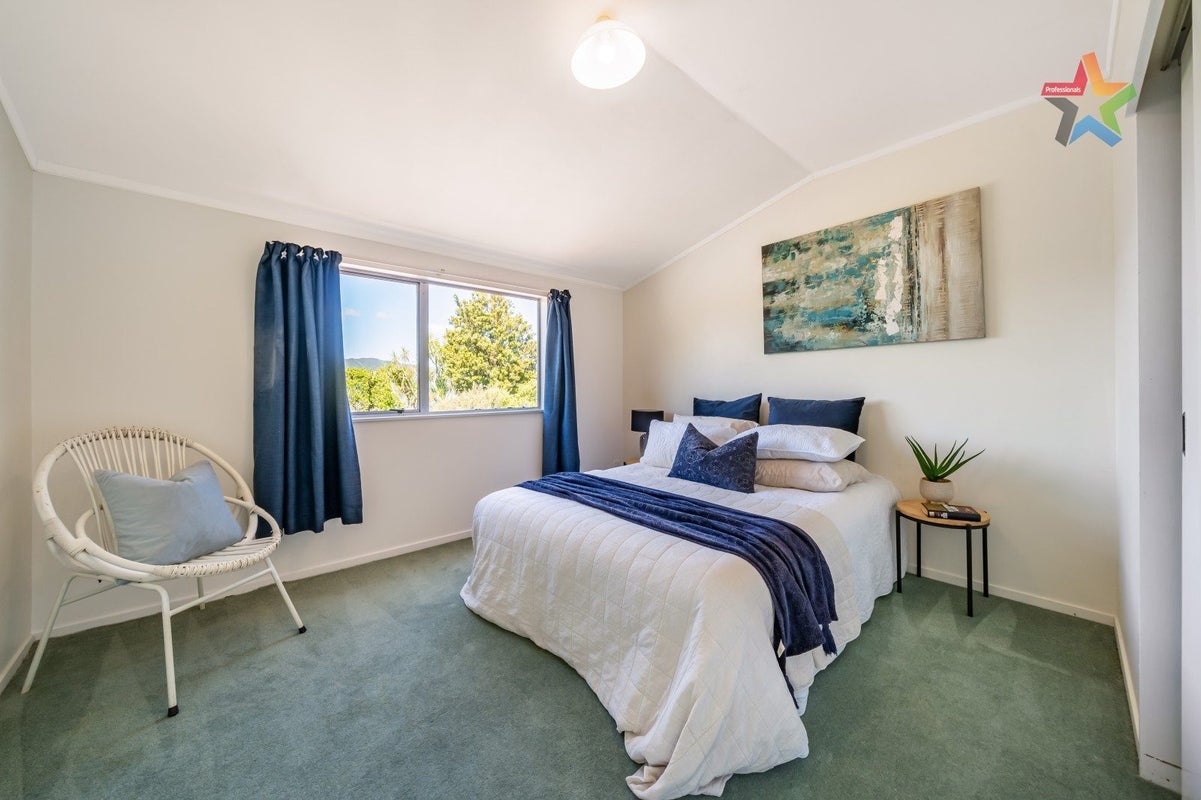12A JACARANDA GR, MAUNGARAKI, LOWER HUTT - Carousel 2