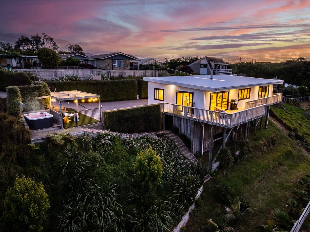 22B St Ives Grove, Whalers Gate, New Plymouth - Carousel 1