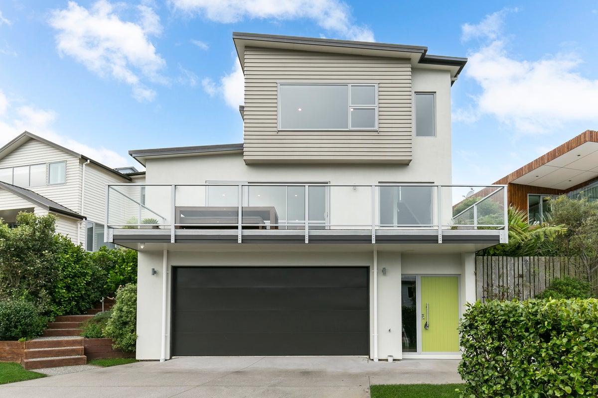 6 Lakshmi Place, Khandallah, Wellington - Carousel 1