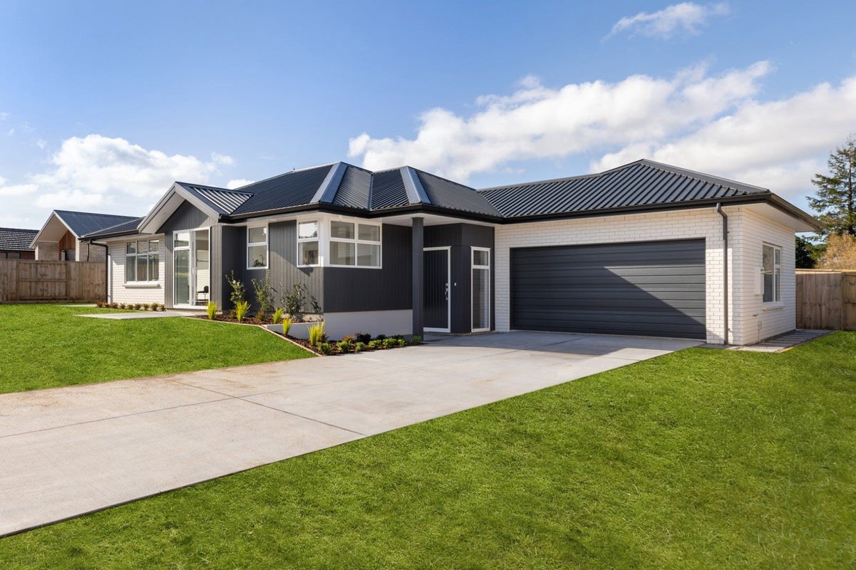 11 Gabriela Close, Pyes Pa, Tauranga - Carousel 1