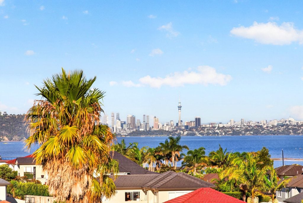 135 Wiseley Road, West Harbour, Auckland - Carousel 1