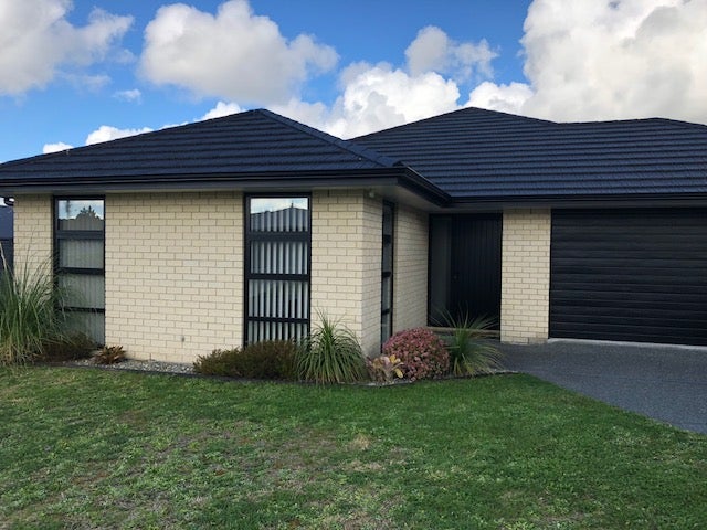 36 Fairfax Crescent, Pyes Pa, Tauranga - Carousel 1