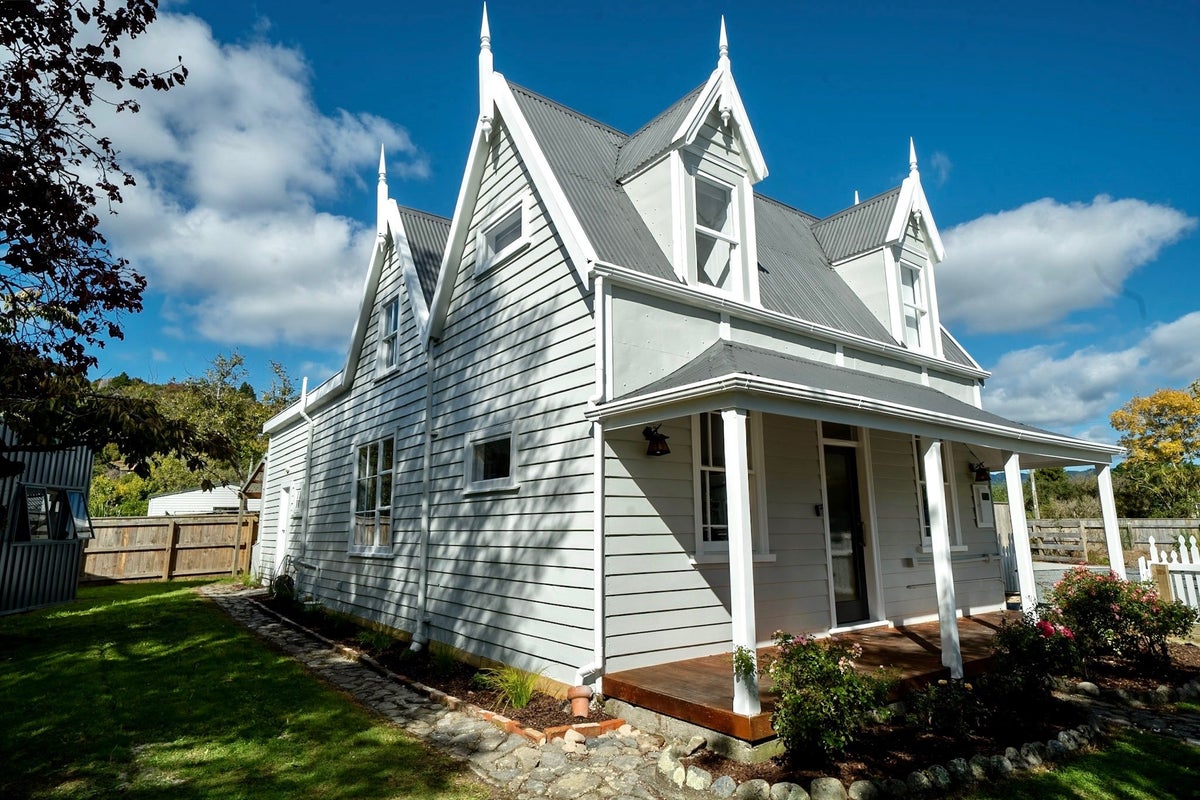 5 Plateau Road, Te Marua, Upper Hutt - Carousel 1