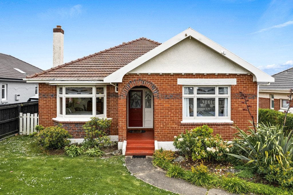 49 Stirling Street, Andersons Bay, Dunedin - Carousel 1