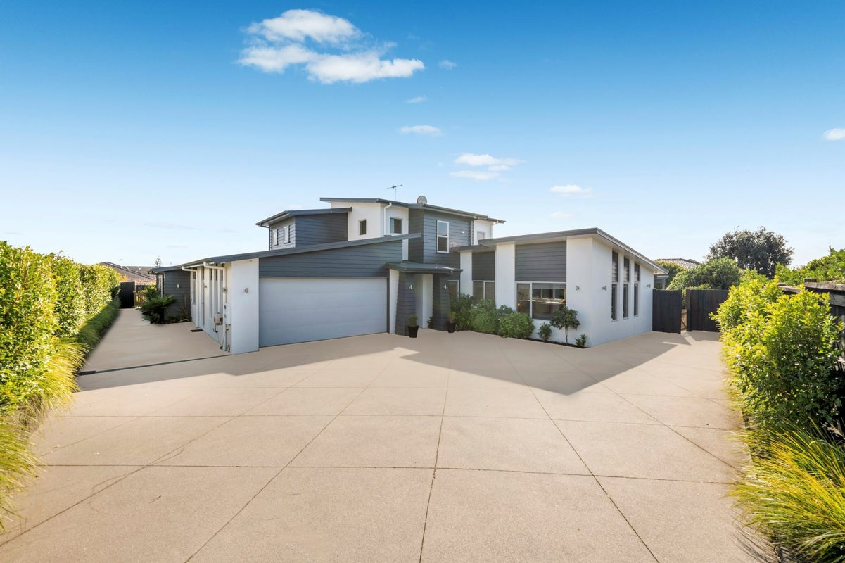 56 Columbia Crescent, Beachlands, Auckland - Carousel 2