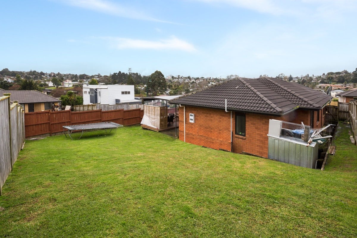 12 Cartmel Avenue, Massey, Auckland - Carousel 16
