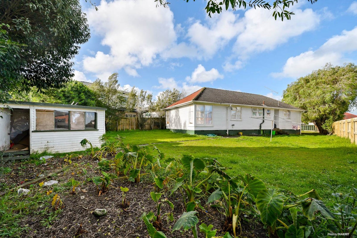 6 Ellen Street, Manurewa East, Auckland - Carousel 2