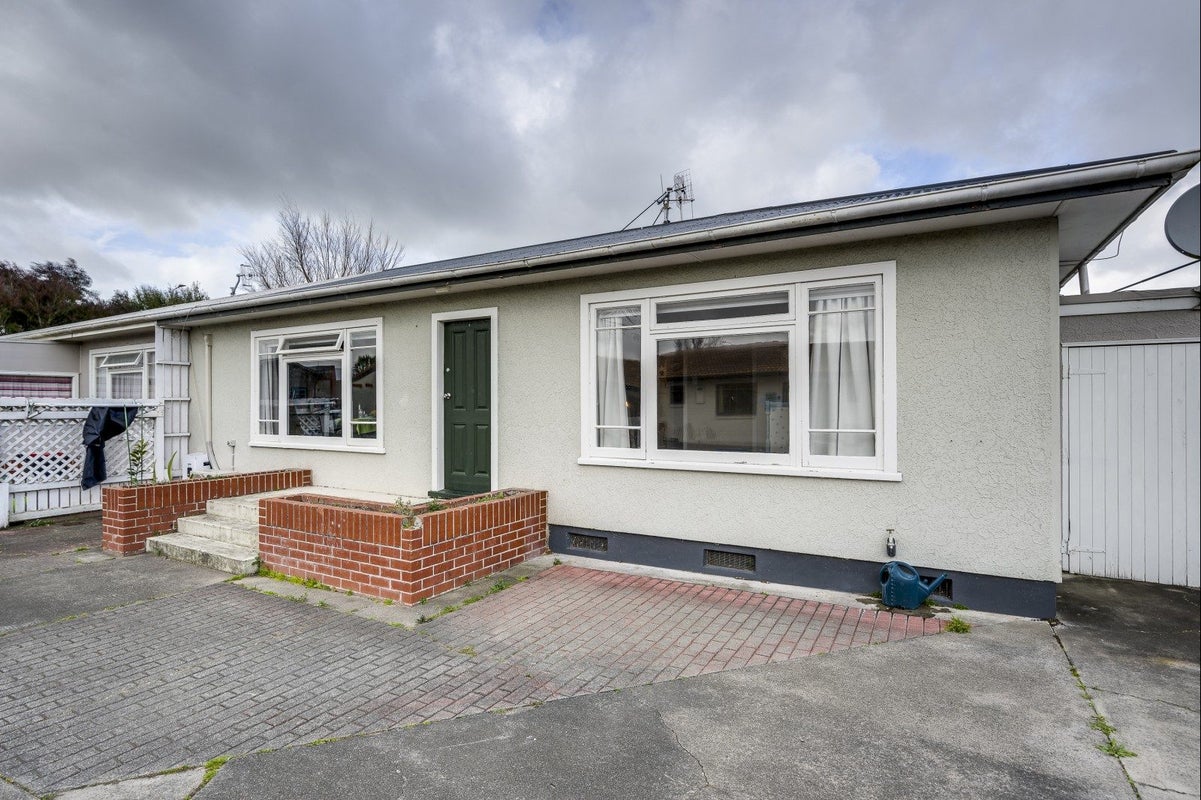 2/913 Heretaunga St East, Parkvale, Hastings - Carousel 1