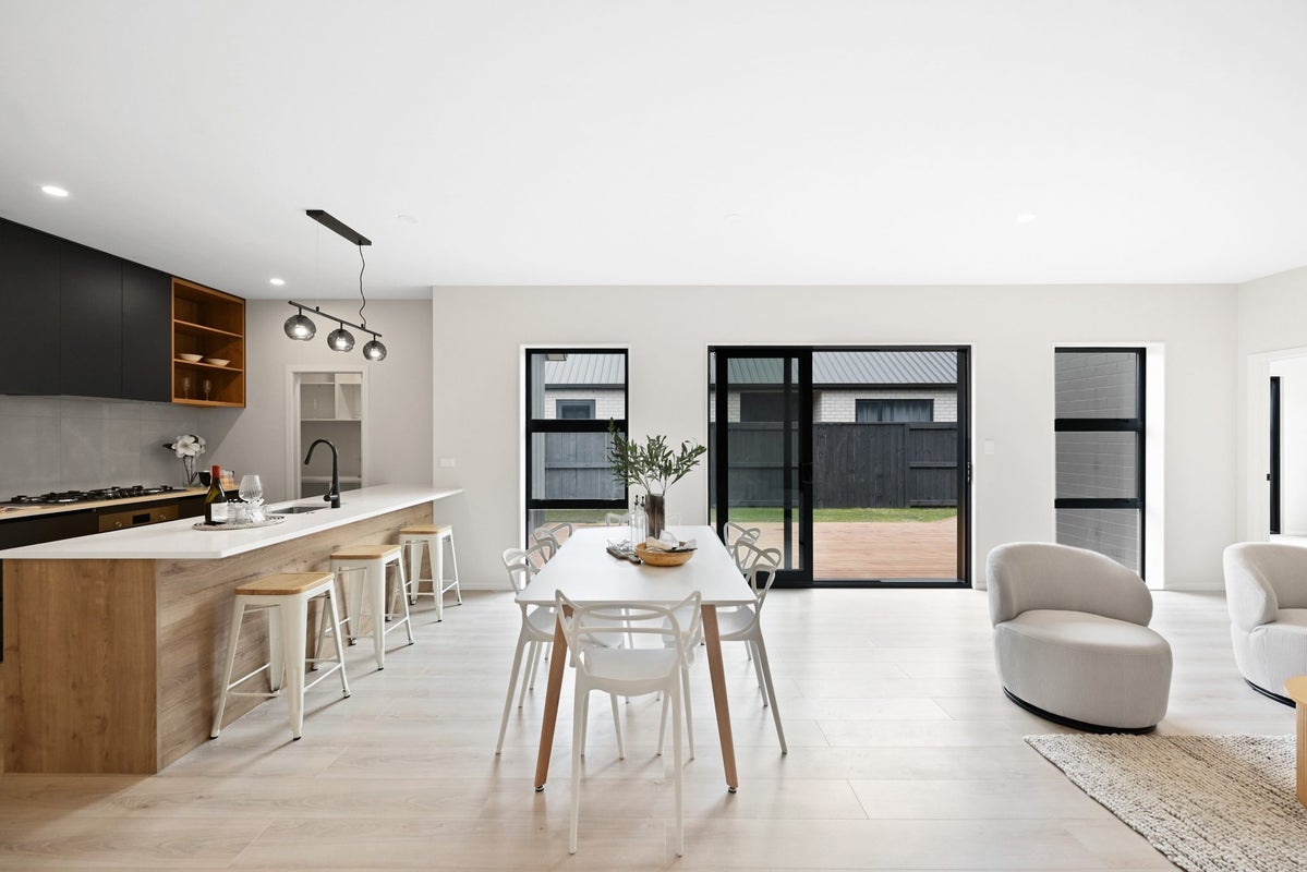 1 Gosset Avenue, Chartwell, Hamilton - Carousel 2