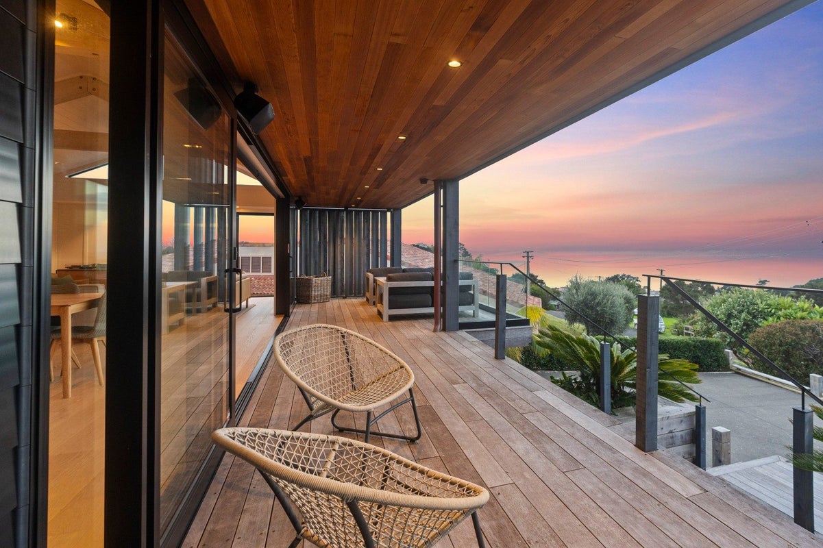20 Marine View Road, Onetangi, Waiheke Island - Carousel 2