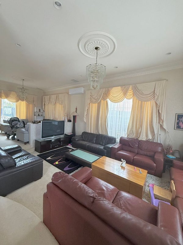 35 Jane Eyre Drive, Somerville, Auckland - Carousel 2