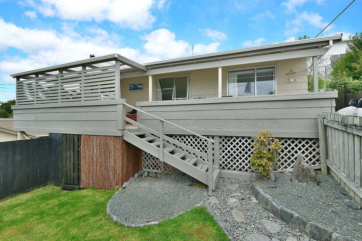 9A Waiora Road, Stanmore Bay, Whangaparaoa - Carousel 1