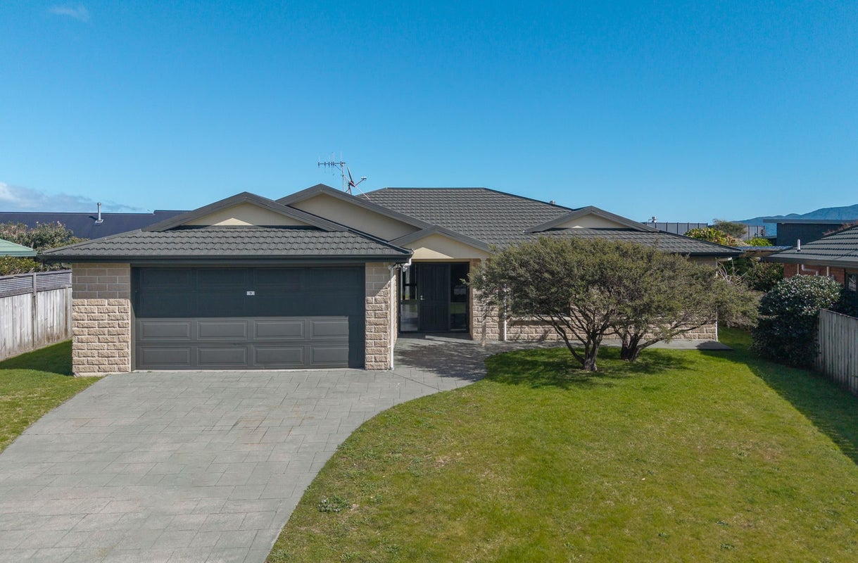 9 Takahe Drive, Paraparaumu Beach, Paraparaumu - Carousel 1