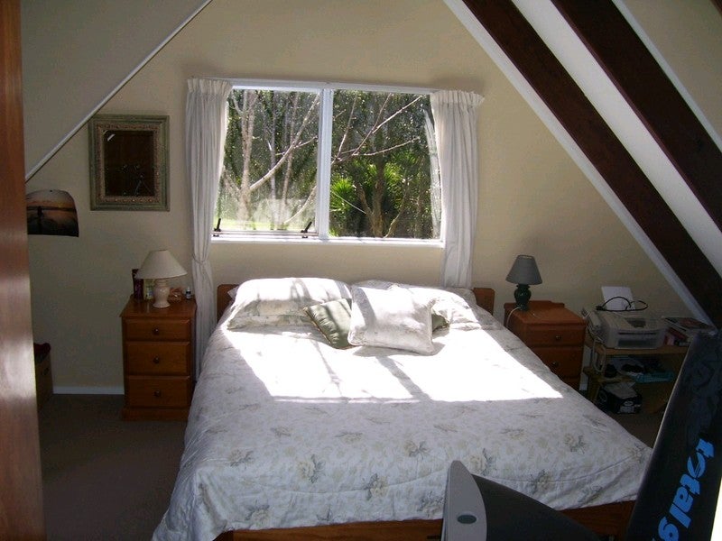 2/56 Castleford Street, Green Bay, Auckland - Carousel 2