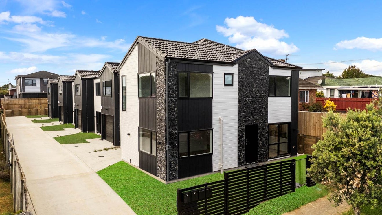 2 /68 Kautami Avenue, Papatoetoe, Manukau City, Auckland - Carousel 1