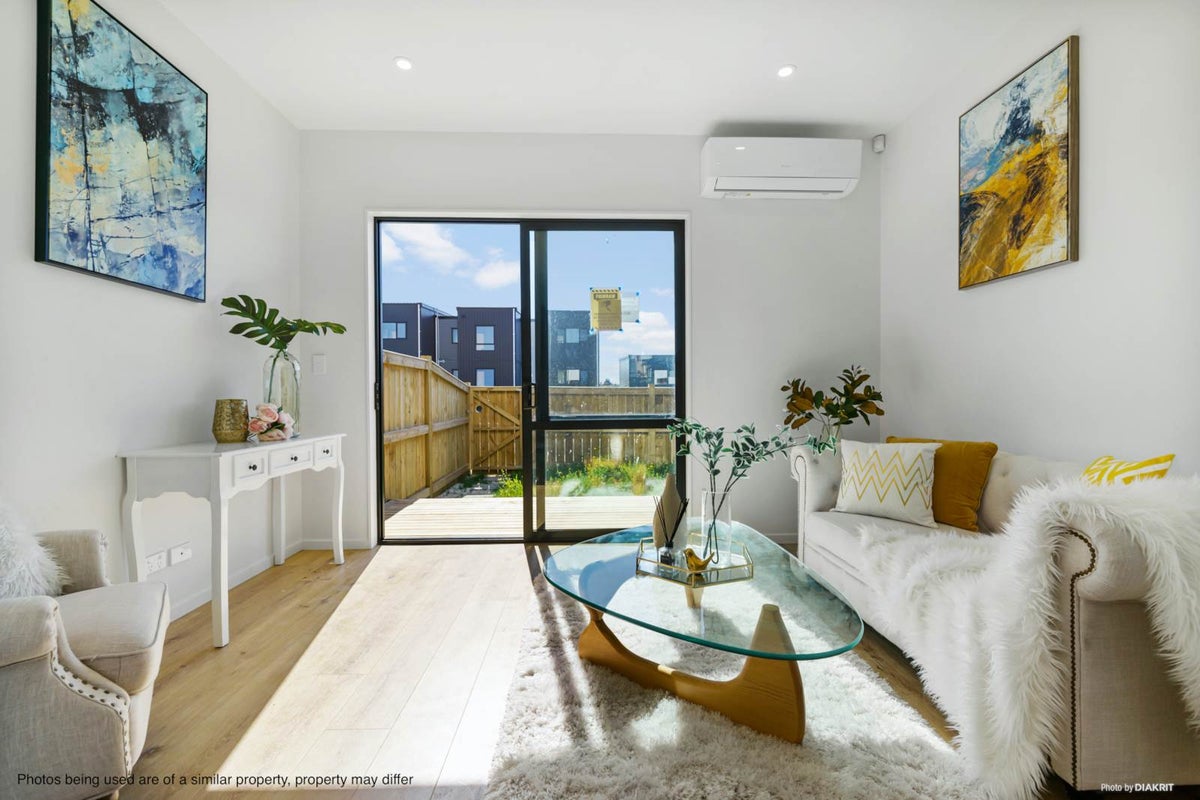 19 Hearth Street, Flat Bush, Auckland - Carousel 2