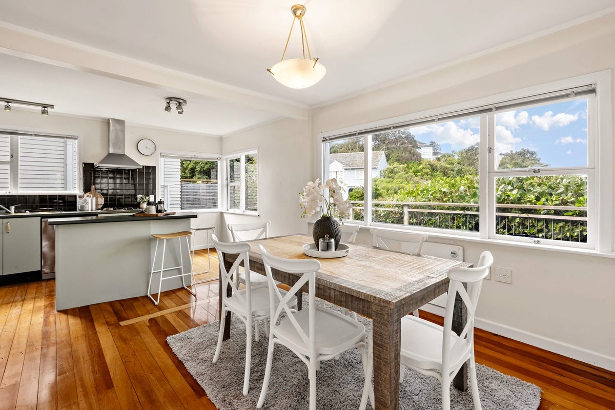44 Ariki Road, Hataitai, Wellington - Carousel 2