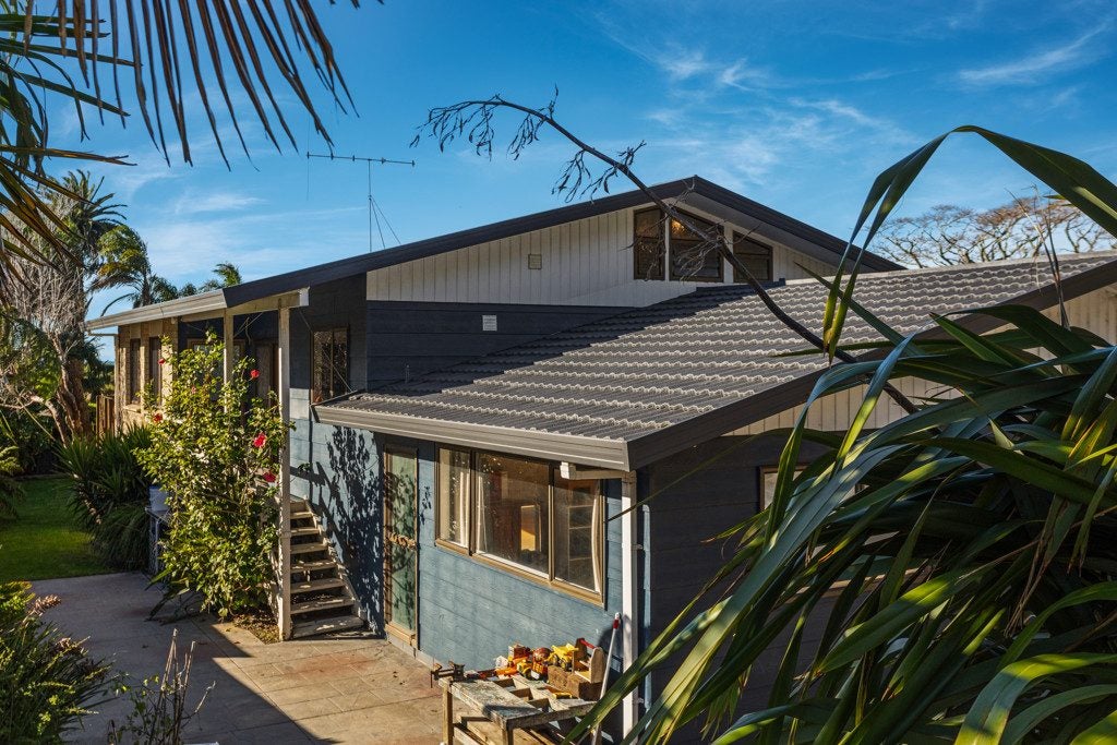 90 Arawa Street, Matata, Whakatane - Carousel 1
