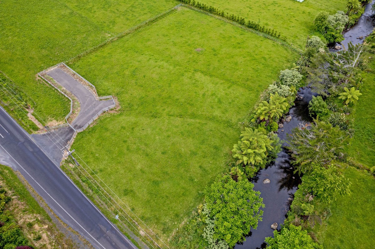 379 Corbett Road, Lepperton, New Plymouth - Carousel 7