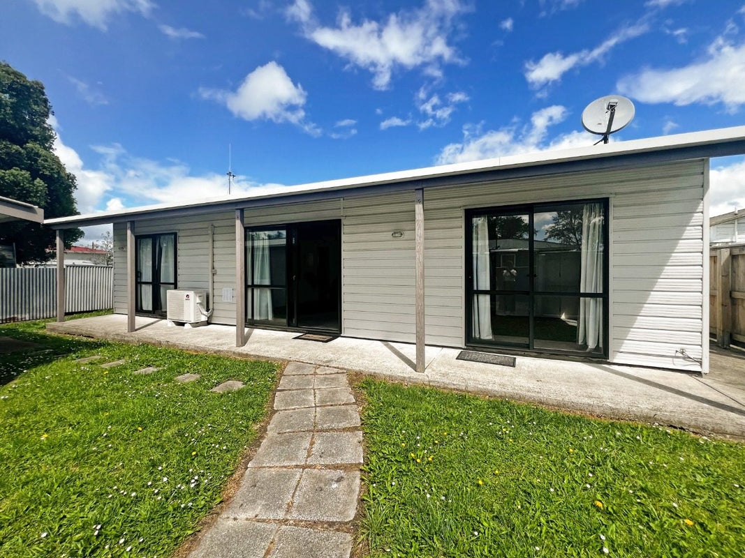 3 Moore Street, West End, Palmerston North - Carousel 1