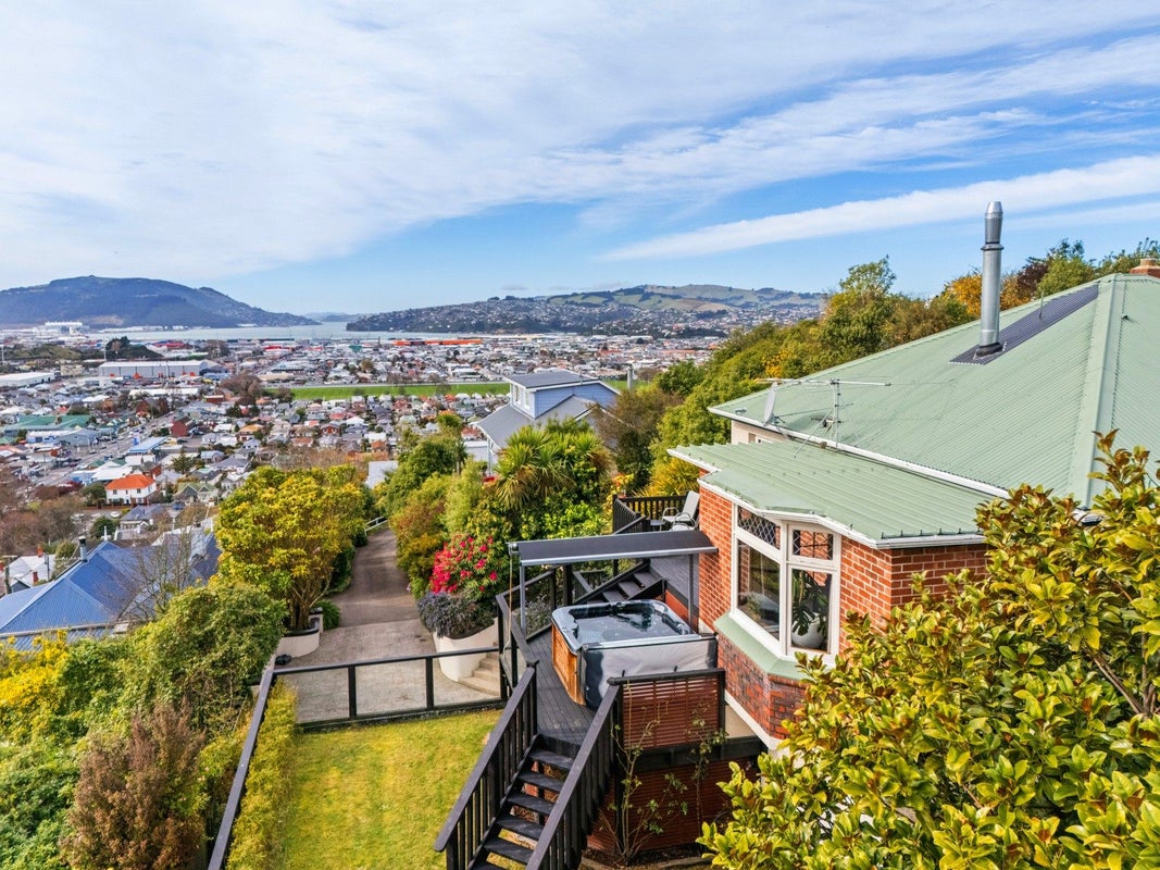 8 Bangor Terrace, Kew, Dunedin - Carousel 2
