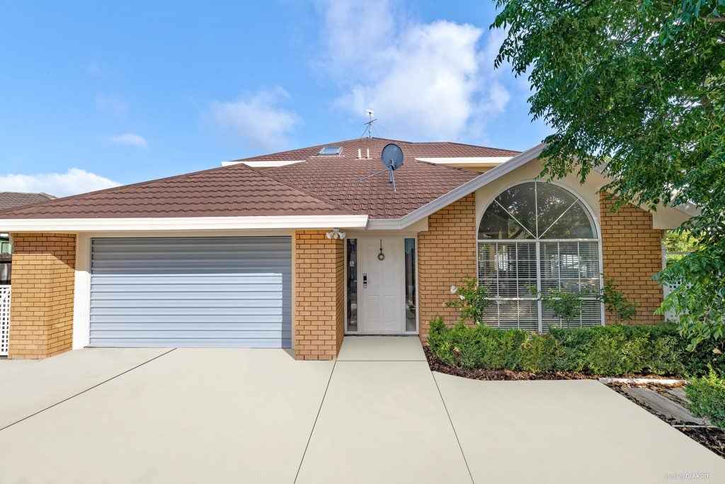 10 Mt Blanc Place, Northpark, Auckland - Carousel 1