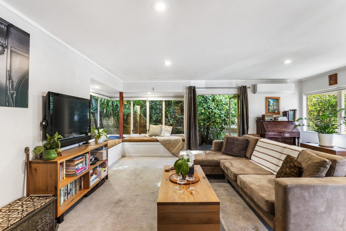 1/28 Cresta Avenue, Beach Haven, Auckland - Carousel 1