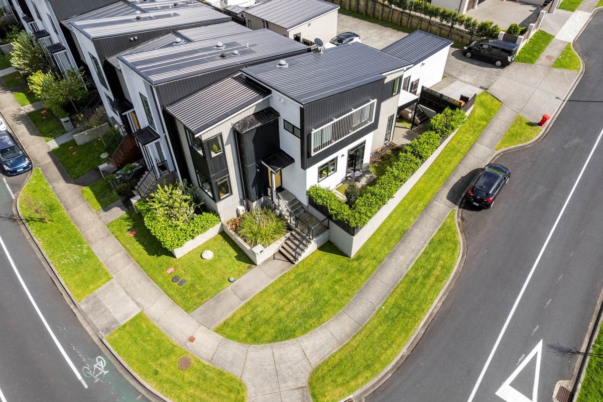 151 Bonair CREScent, Silverdale, Silverdale - Carousel 2